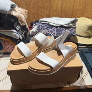 BRAND NEW IN BOX | Women’s Steve Madden Sandals